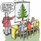 Lehrer zeigt den Schülern einen gesunden Baum